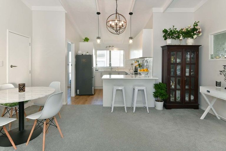 Photo of property in 19b Albatross Road, Red Beach, 0932