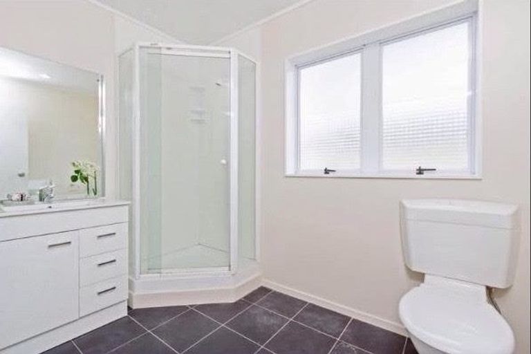 Photo of property in 1/17 Kells Place, Botany Downs, Auckland, 2010