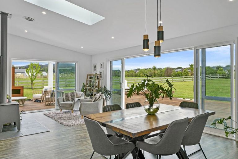 Photo of property in 6 Kahikatea Drive, Kinloch, Taupo, 3377