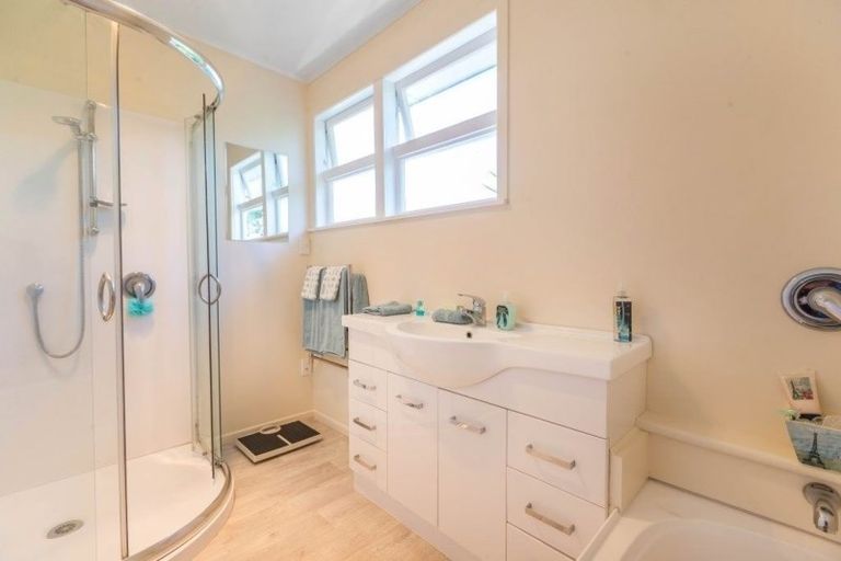 Photo of property in 20 Chequers Avenue, Glenfield, Auckland, 0629