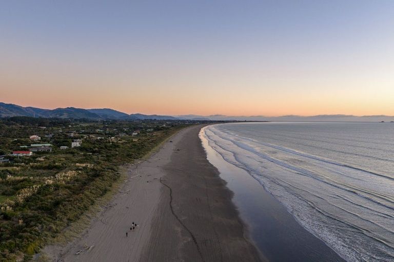 Photo of property in 276 Peka Peka Road, Peka Peka, Waikanae, 5391