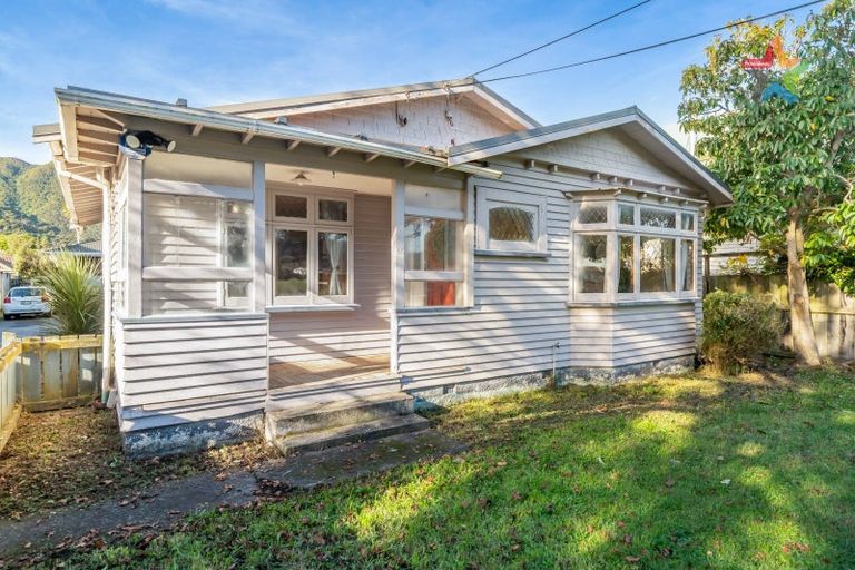Photo of property in 50 Brook Street, Waterloo, Lower Hutt, 5011