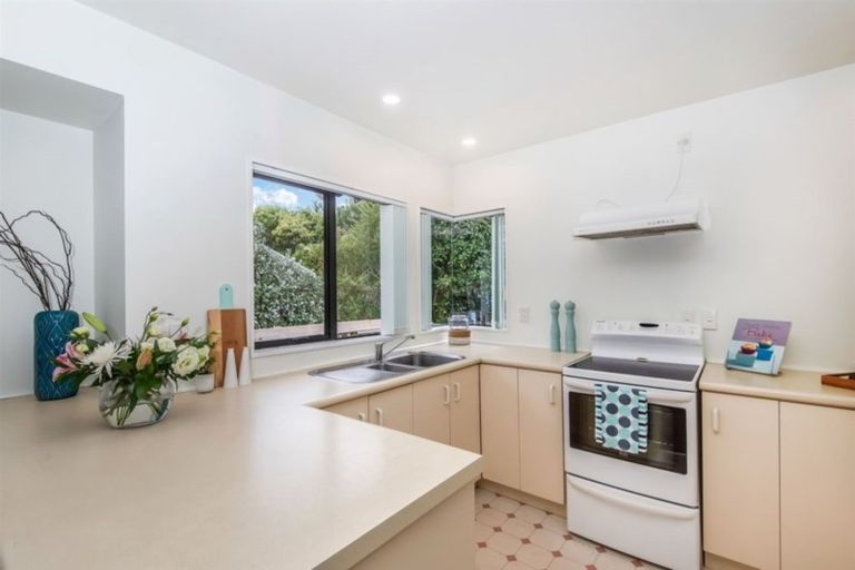 Photo of property in 2/55 Seaview Road, Glenfield, Auckland, 0629