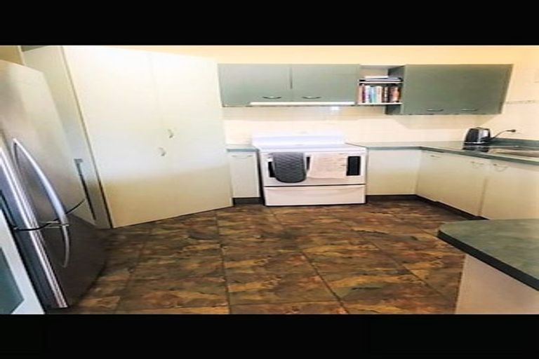 Photo of property in 370 Tararua Road, Levin, 5571