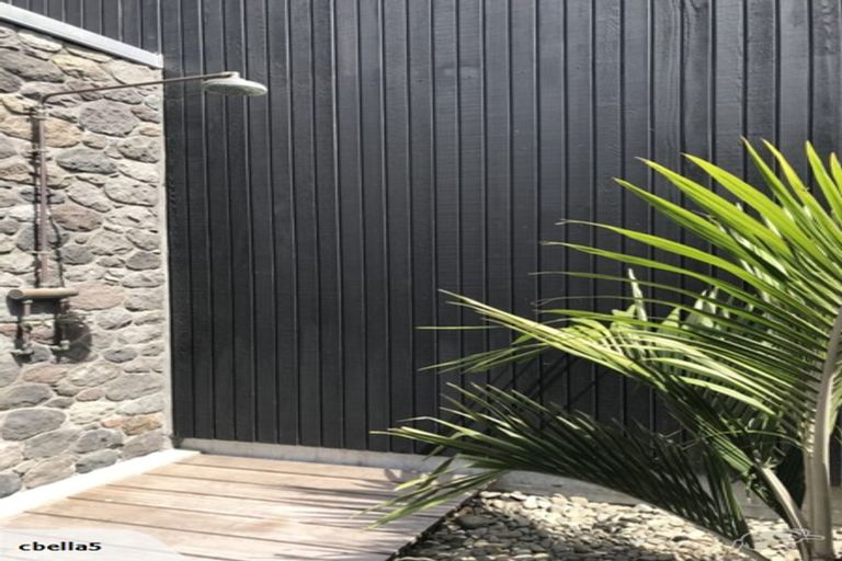 Photo of property in 9a Baring Terrace, Strandon, New Plymouth, 4312