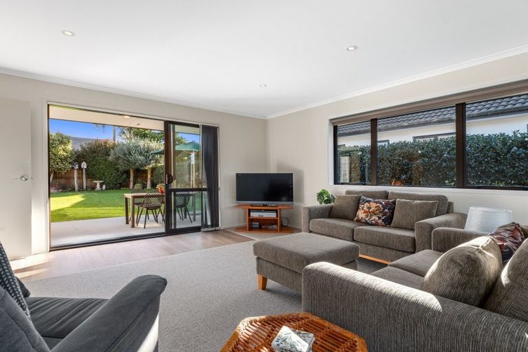 Photo of property in 19 Inglewood Place, Bethlehem, Tauranga, 3110