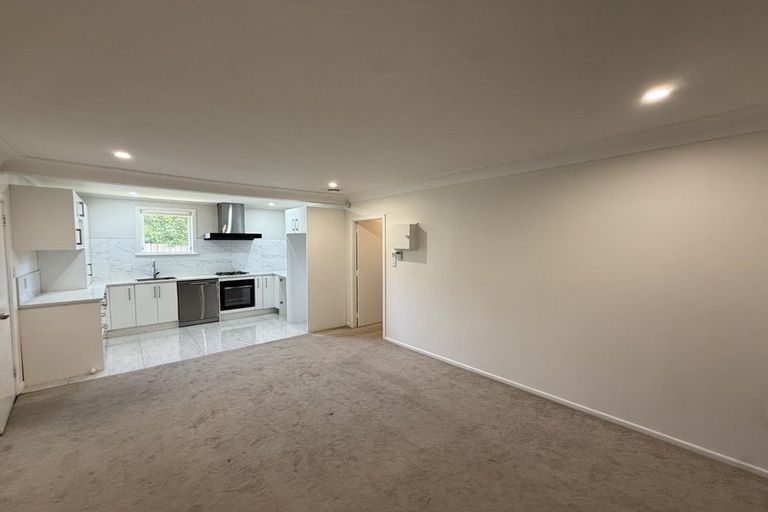 Photo of property in 3/142a Great South Road, Manurewa, Auckland, 2102