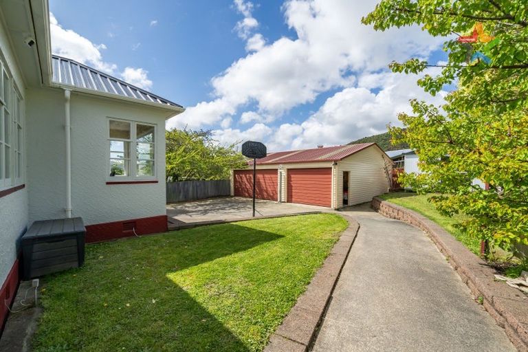 Photo of property in 93 Seddon Street, Naenae, Lower Hutt, 5011