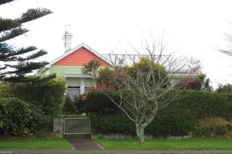 Photo of property in 62 Cracroft Street, Waitara, 4320