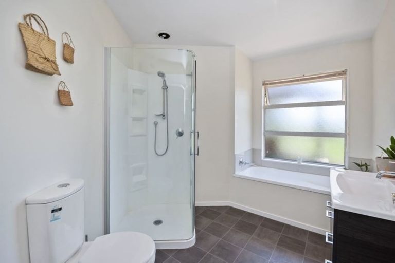 Photo of property in 33 Bodes Lane, Kinloch, Taupo, 3377