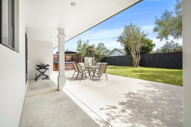 Photo of property in 16 Aria Court, Fairview Downs, Hamilton, 3214