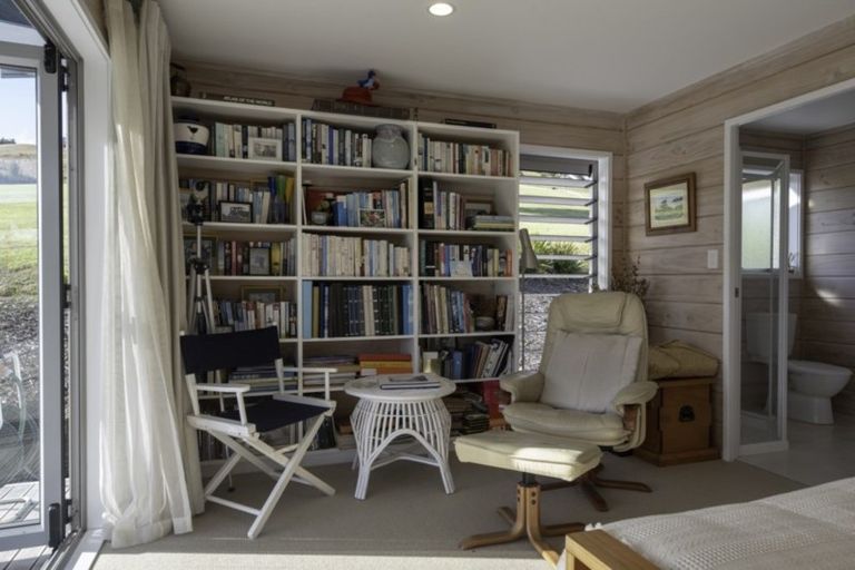 Photo of property in 16 Te Akau Drive, Russell, 0272