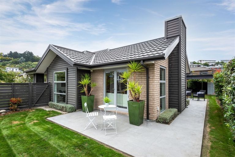 Photo of property in 28 Holbrook Way, Westmorland, Christchurch, 8025