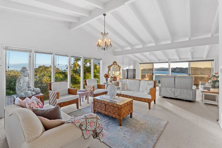 Photo of property in 819 Whangaparaoa Road, Manly, Whangaparaoa, 0930
