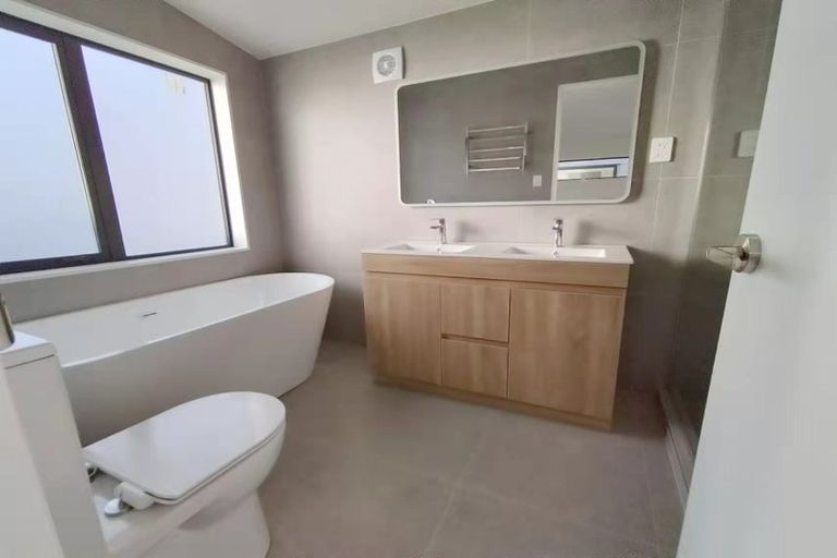 Photo of property in 36d Marendellas Drive, Bucklands Beach, Auckland, 2014