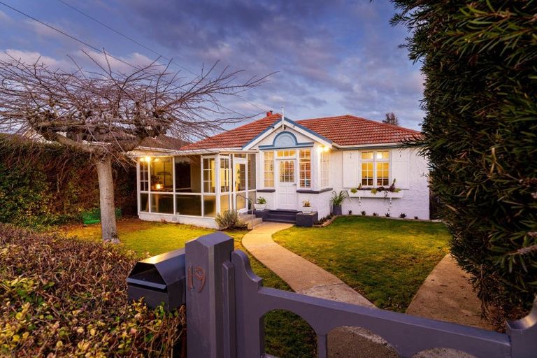Photo of property in 19 Mornington Road, Balaclava, Dunedin, 9011