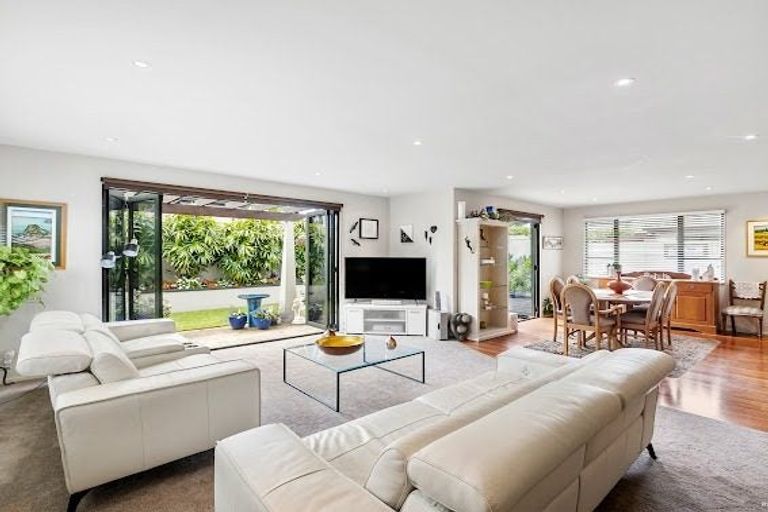 Photo of property in 49b Dignan Street, Point Chevalier, Auckland, 1022