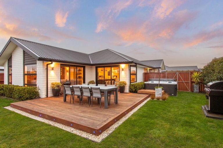 Photo of property in 19 Whincops Road, Halswell, Christchurch, 8025