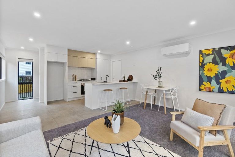 Photo of property in 1/54 Wellington Street, Howick, Auckland, 2014