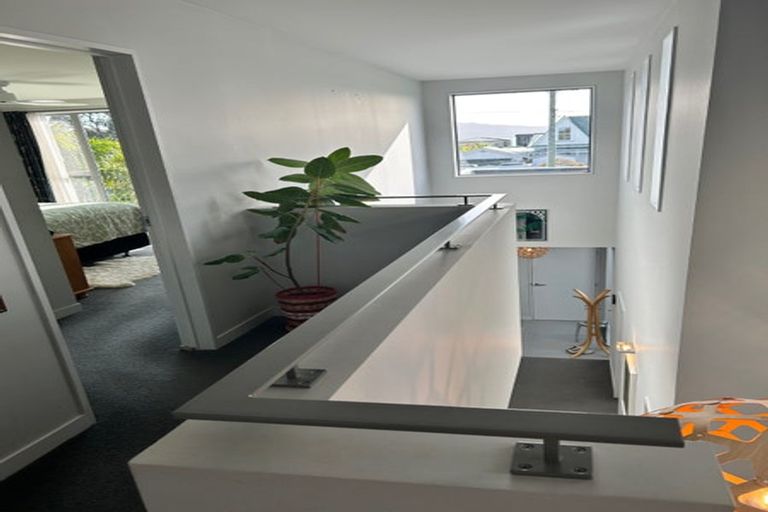 Photo of property in 7 Merani Street, Narrow Neck, Auckland, 0622