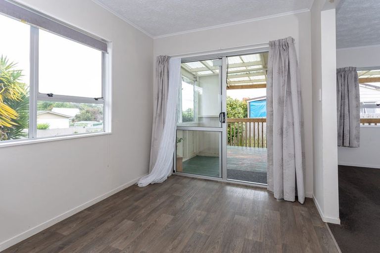Photo of property in 45 Borich Road, Sunnyvale, Auckland, 0612