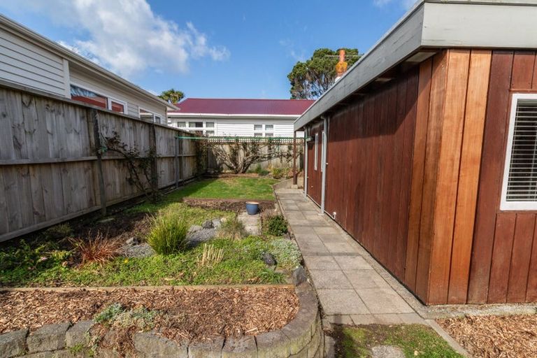 Photo of property in 39 Lucknow Terrace, Khandallah, Wellington, 6035