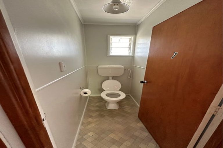 Photo of property in 61 Barrys Road, Glendene, Auckland, 0602