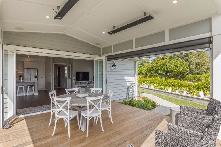 Photo of property in 7 Lamont Place, Waikanae, 5036