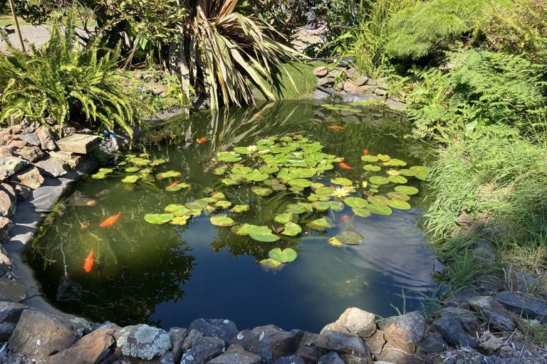 Photo of property in 15 Tarahunga Road, Levin, 5571