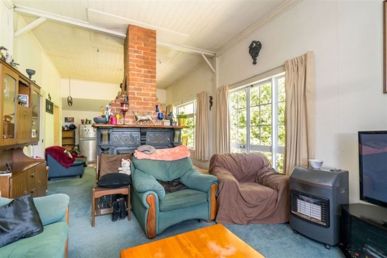 Photo of property in 97 Kaikorai Valley Road, Glenross, Dunedin, 9011
