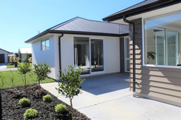 Photo of property in 51 Awataha Crescent, Pyes Pa, Tauranga, 3110