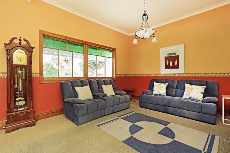 Photo of property in 27 Napier Terrace, Hospital Hill, Napier, 4110