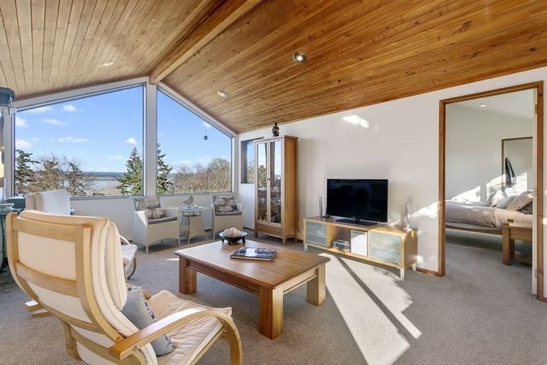 Photo of property in 22 Ewing Grove, Acacia Bay, Taupo, 3330