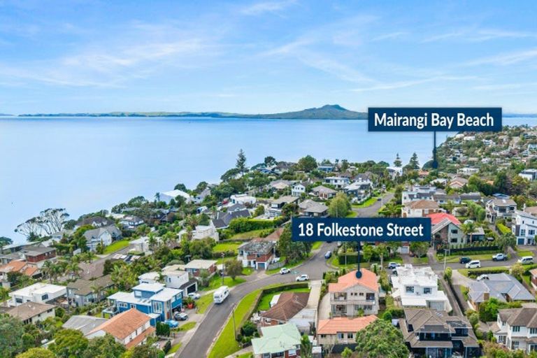 Photo of property in 18 Folkestone Street, Murrays Bay, Auckland, 0630