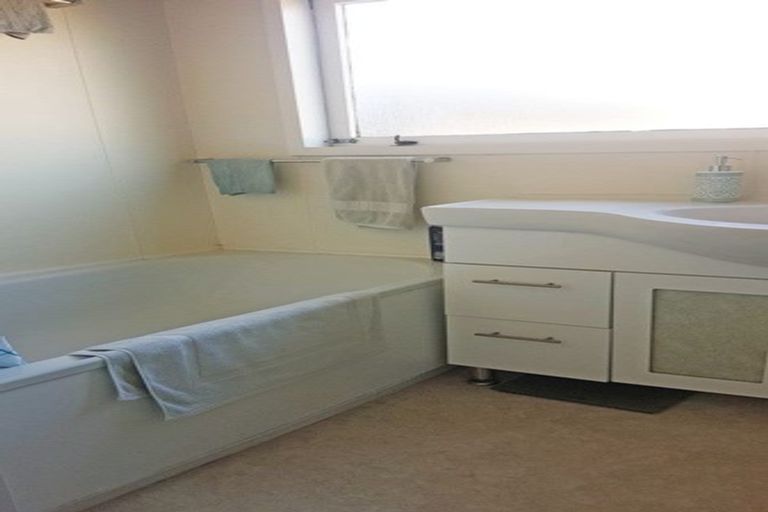 Photo of property in 10 Snowdon Place, Darfield, 7510