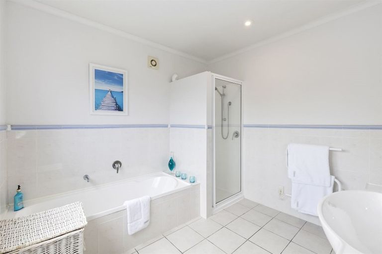 Photo of property in 12/102 Greenhithe Road, Greenhithe, Auckland, 0632