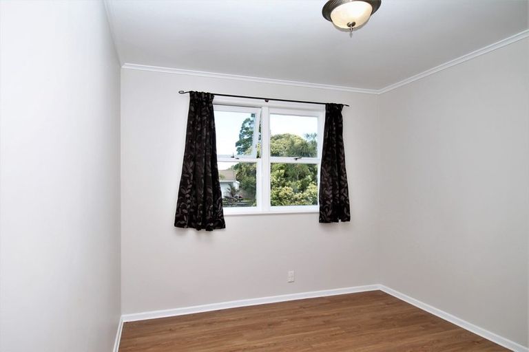 Photo of property in 17 Surrey Street, Manurewa, Auckland, 2102