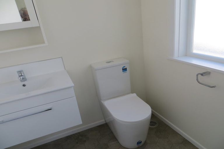 Photo of property in 22 Hawker Street, Mount Victoria, Wellington, 6011