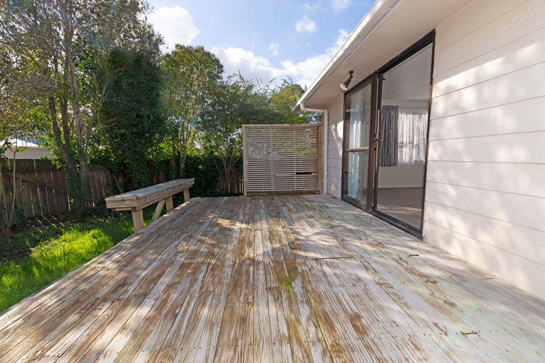 Photo of property in 2/162 Universal Drive, Henderson, Auckland, 0610