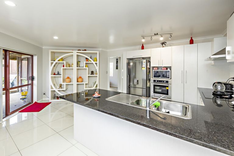 Photo of property in 62 Robert Ross Place, Clendon Park, Auckland, 2103