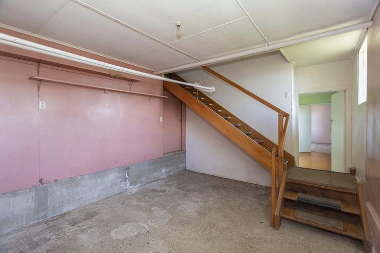 Photo of property in 24 Avon Street, South Hill, Oamaru, 9400