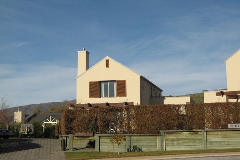 Photo of property in 14 Meadowbrook Place, Wanaka, 9305