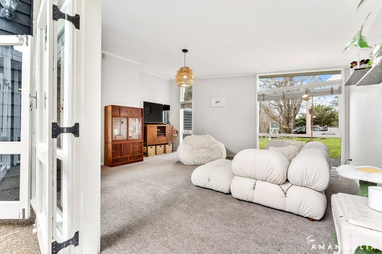 Photo of property in 4 Gladys Avenue, Glenfield, Auckland, 0629