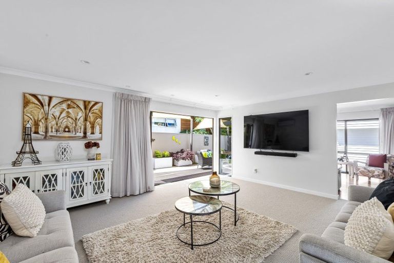 Photo of property in 9 Marie Avenue, Red Beach, 0932