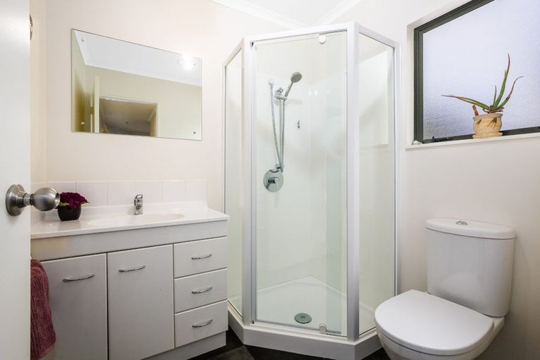 Photo of property in 138 Woodman Drive, Tawa, Wellington, 5028