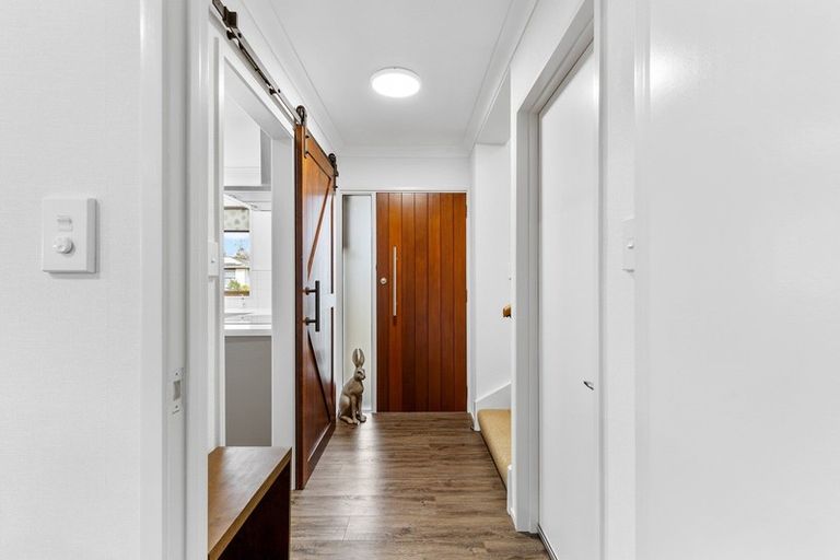 Photo of property in 32 Haast Place, Awapuni, Palmerston North, 4412