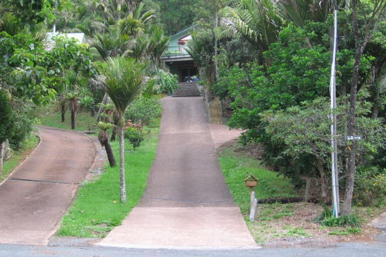 Photo of property in 38 Wood Bay Road, Titirangi, Auckland, 0604