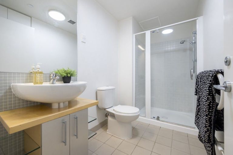 Photo of property in 2r/80 Richmond Road, Grey Lynn, Auckland, 1021