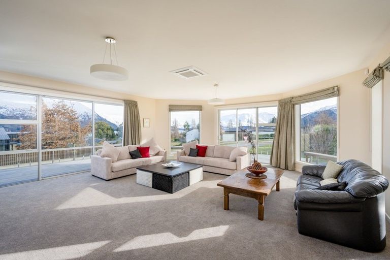 Photo of property in 2 Island View Place, Wanaka, 9305