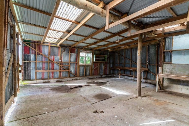 Photo of property in 950 Oneriri Road, Kaiwaka, 0573